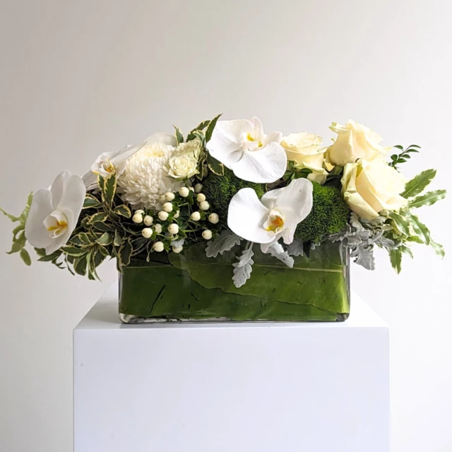 Premium White Long Table Centre