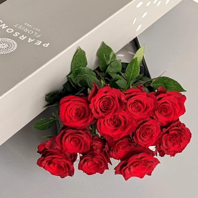 Love Story 12 Red Roses