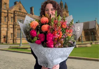 Blooms of Achievement: The Ideal Floral Arrangements for Graduations