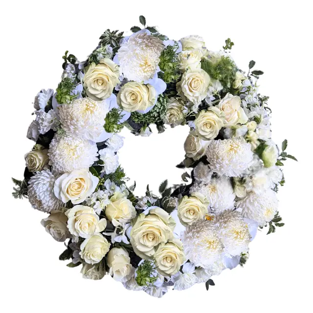 Wreath White & Green Medium