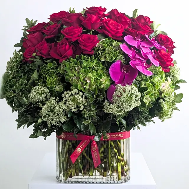 Ultimate Hearts Vase