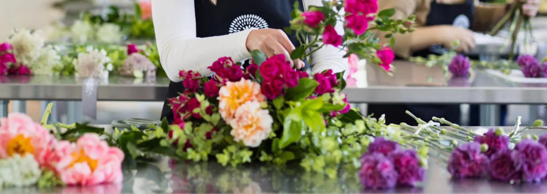 Beautiful flowers, plants & gift hampers Share the Love!