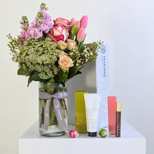 Sweet Winter Posy Gift Hamper