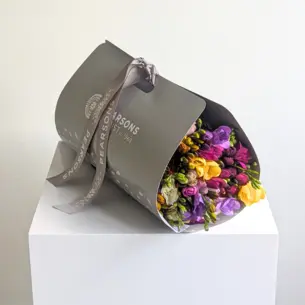 Freesia Wrap